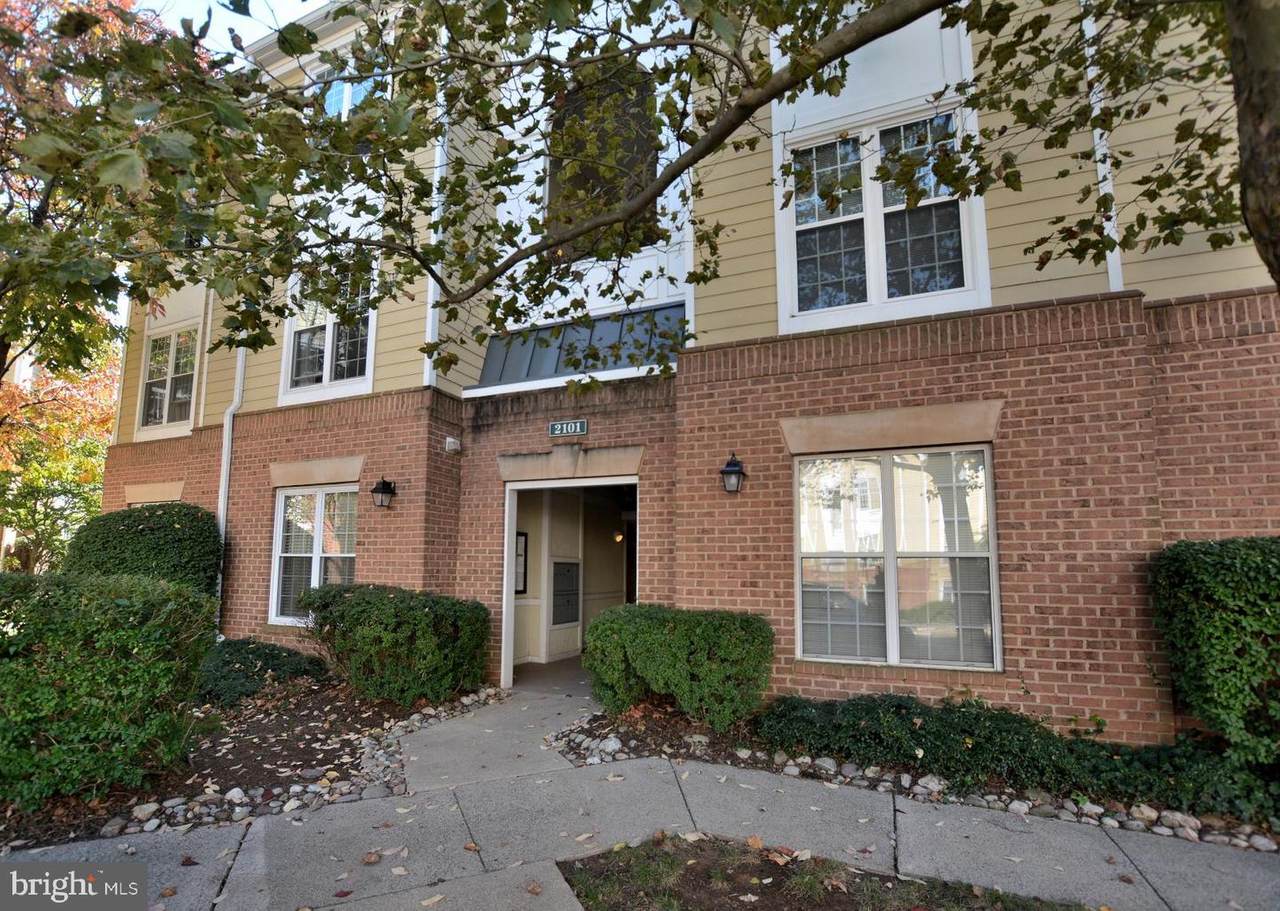 2101 Highcourt Lane - Photo 1