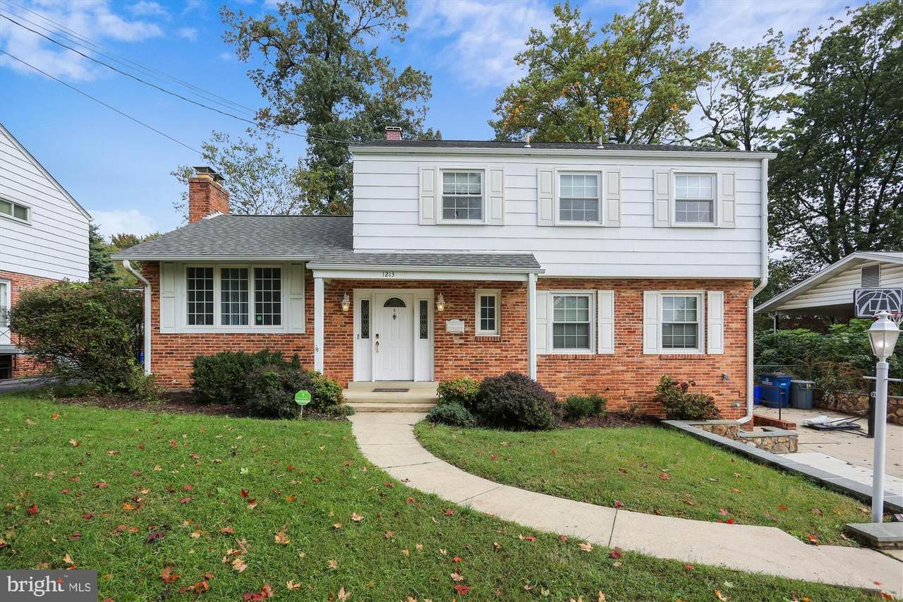 1213 Arcola Avenue - Photo 1