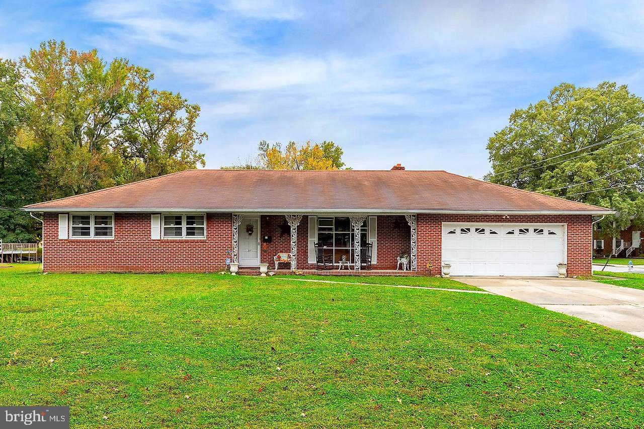 61 Benson Avenue - Photo 1