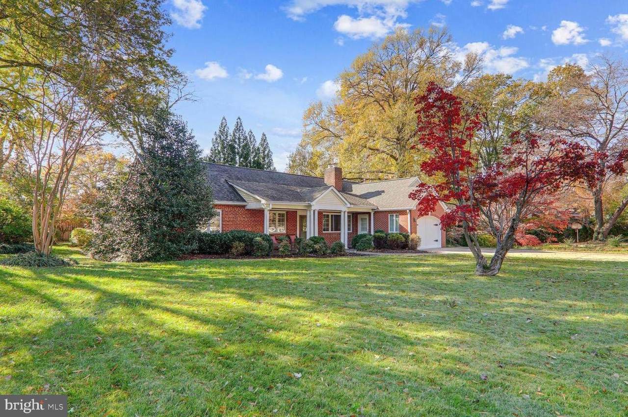 1115 Greenway Road - Photo 1