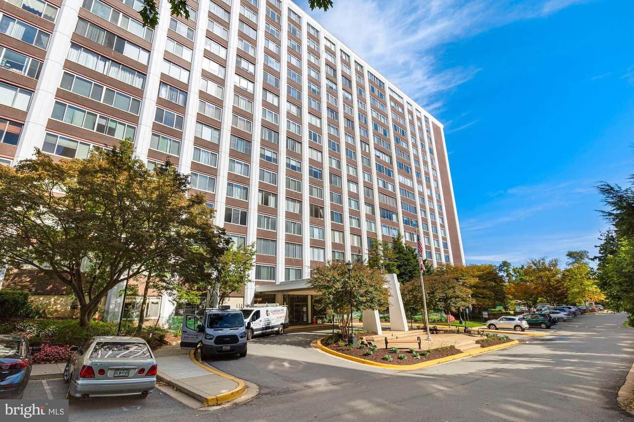 11801 Rockville Pike - Photo 1