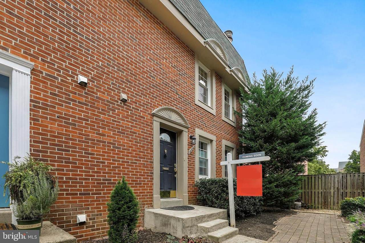 1348 Chetworth Court - Photo 1