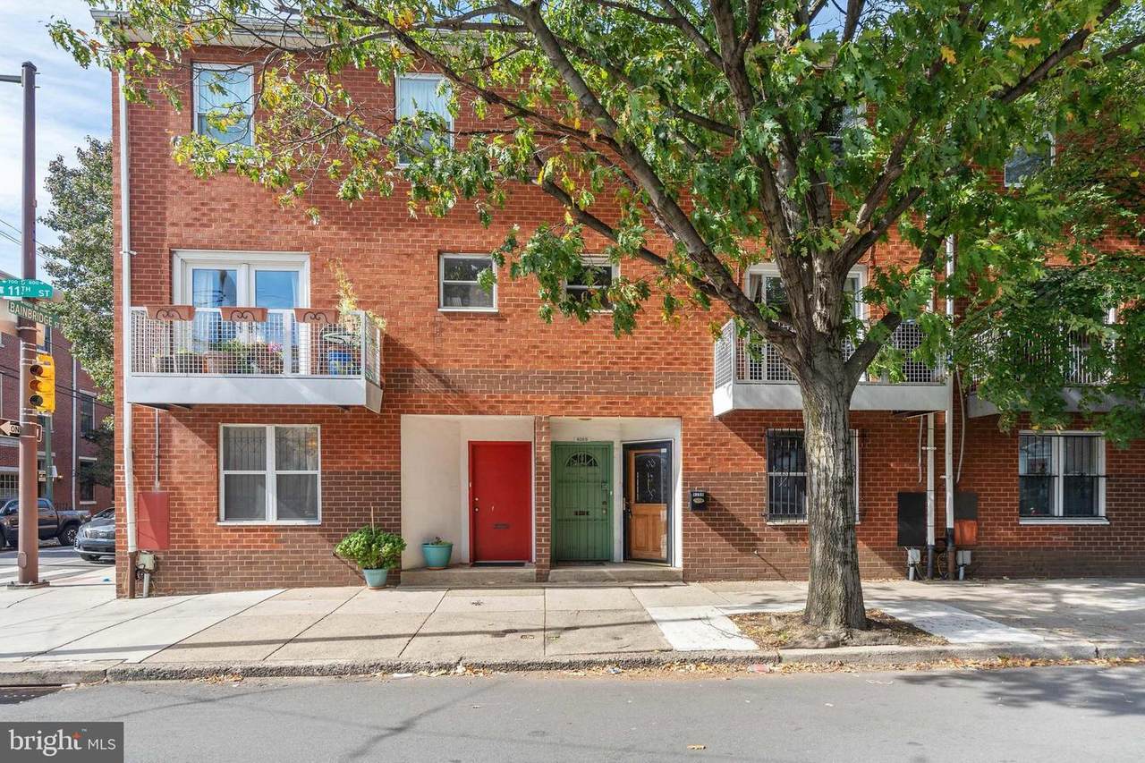 628 11TH Street - Photo 1