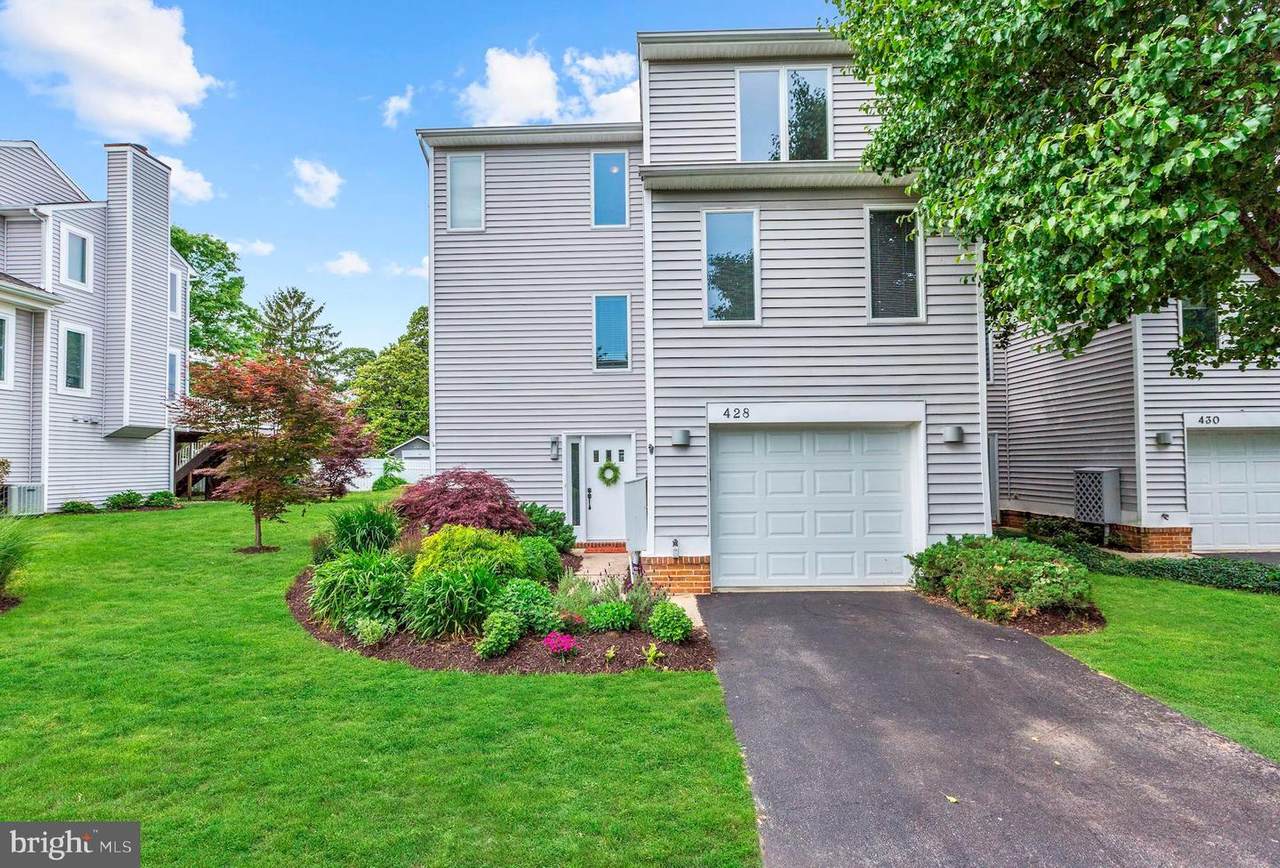 428 Capstan Court - Photo 1