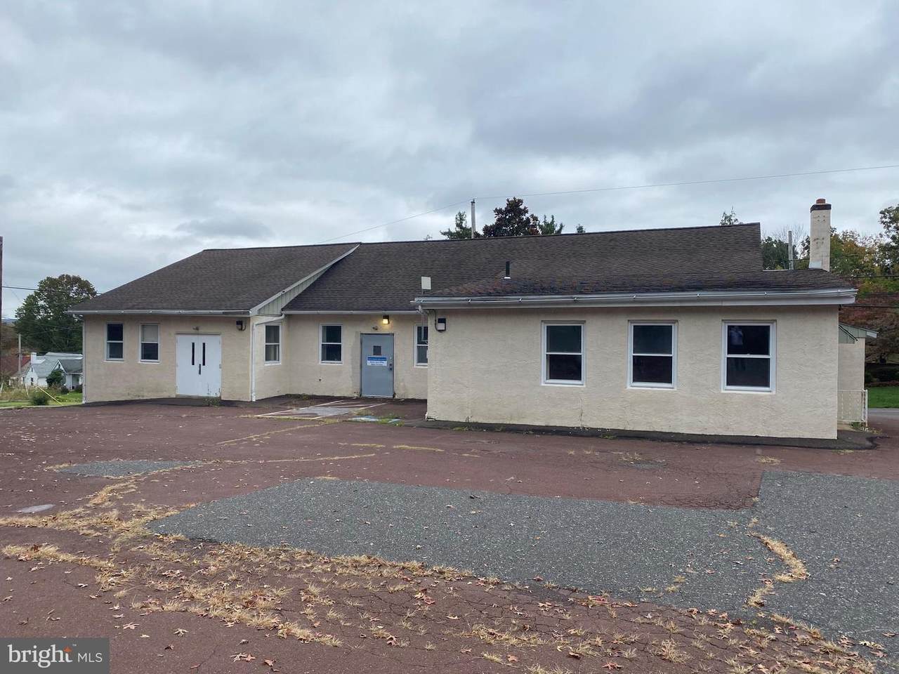 601 Lawn Avenue - Photo 1