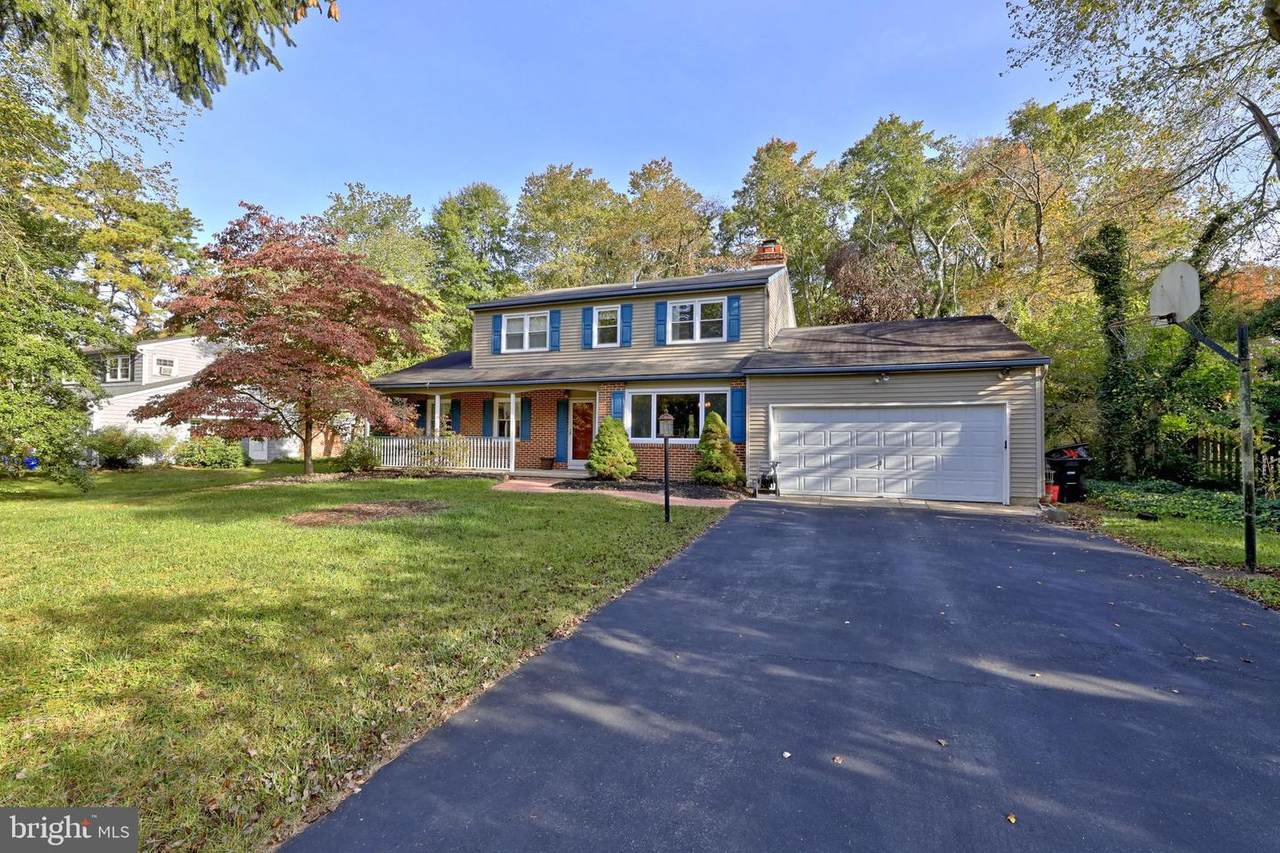 74 Lakeside Dr W - Photo 1