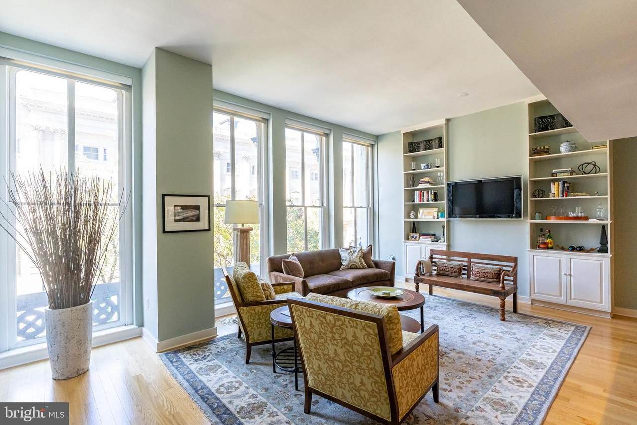 675 E Street - Photo 1