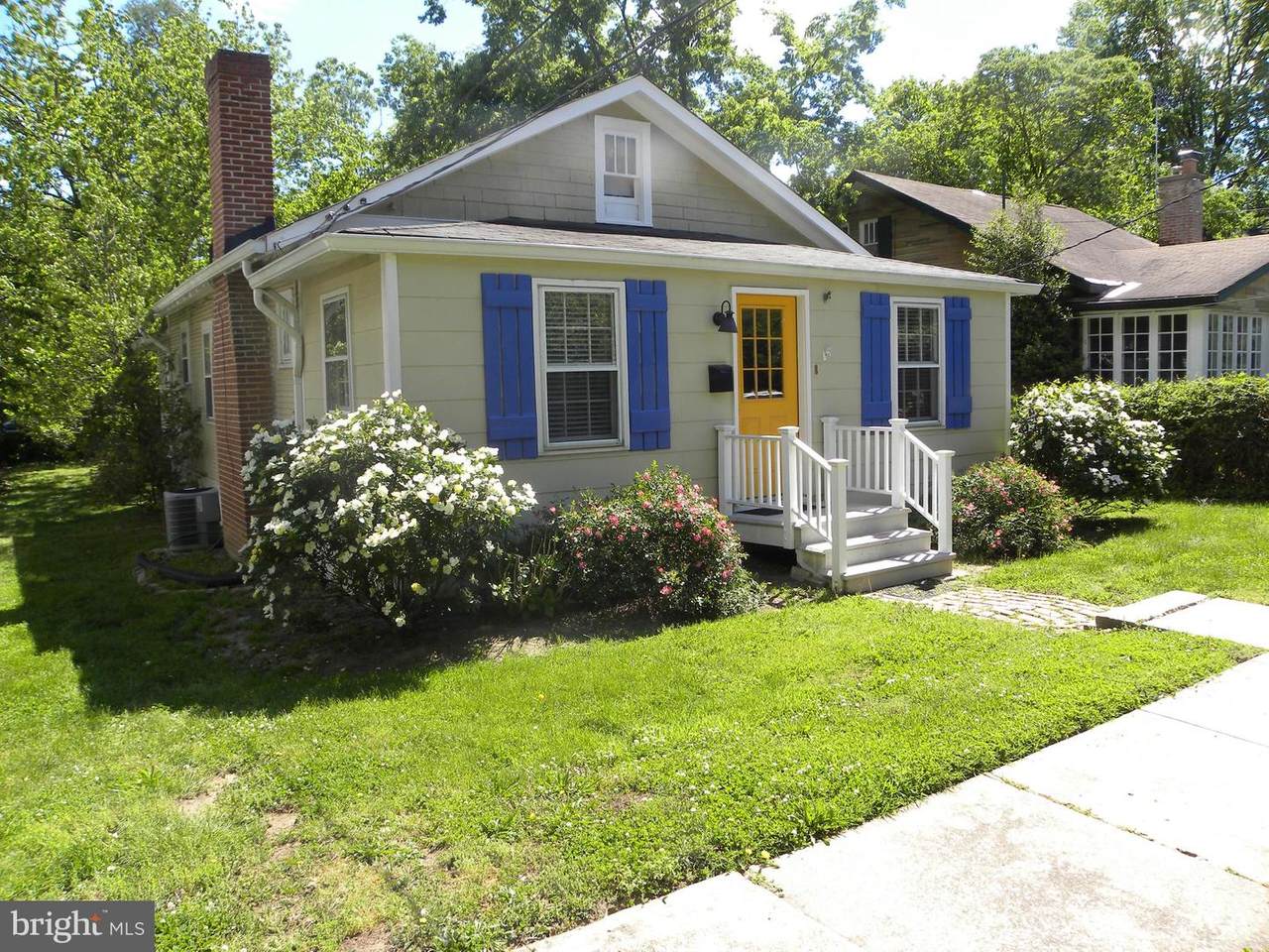 8 Alexandria Avenue - Photo 1
