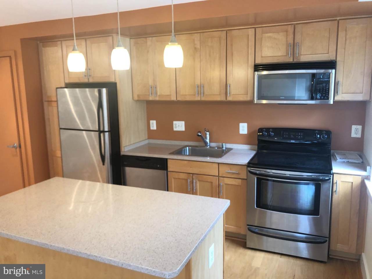 210-212 Oakwood Street - Photo 1