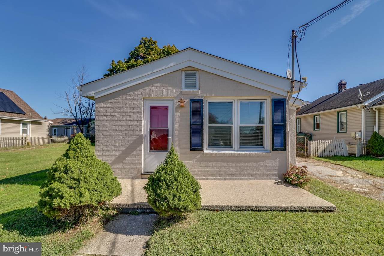 205 Minquadale Boulevard - Photo 1