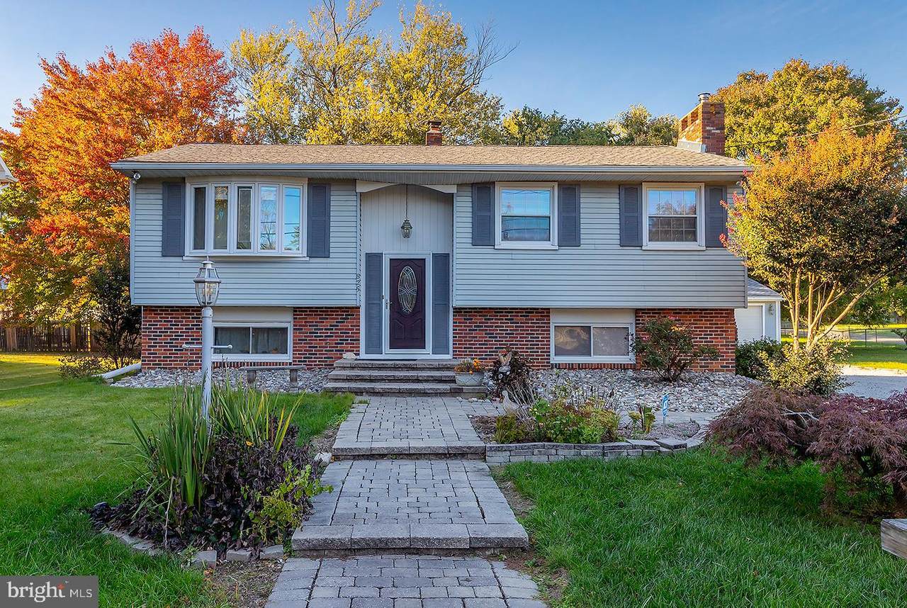 825 Cherry Avenue - Photo 1
