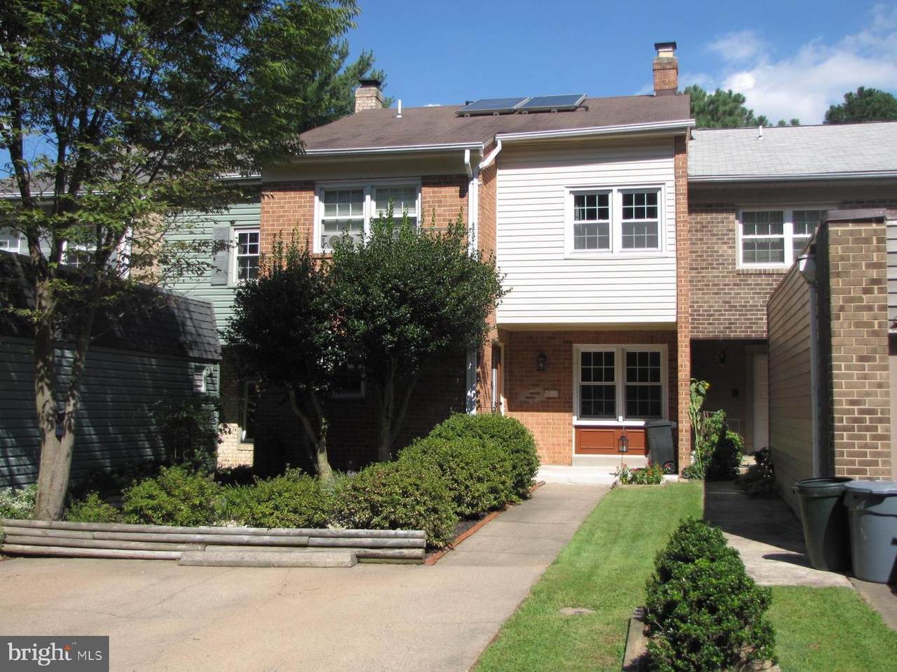 1004 Moore Place - Photo 1