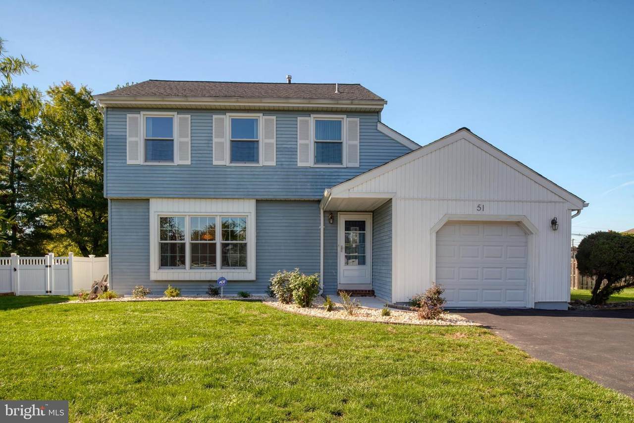 51 Joni Avenue - Photo 1