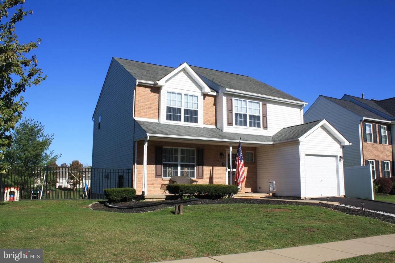 1201 Quakers Way - Photo 1