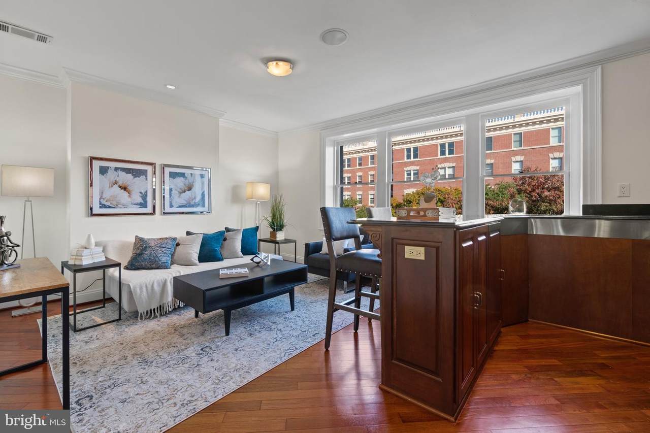 1832 Calvert Street - Photo 1