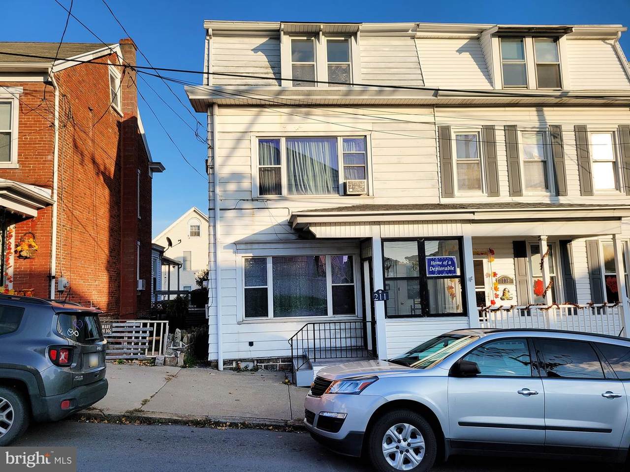 211 Front Street - Photo 1