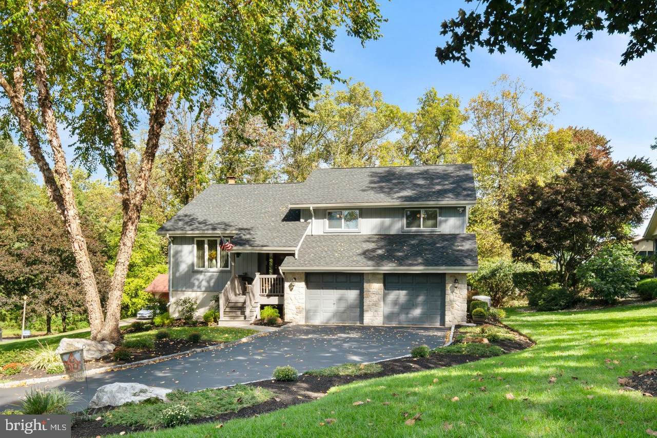 921 Manatawna Avenue - Photo 1