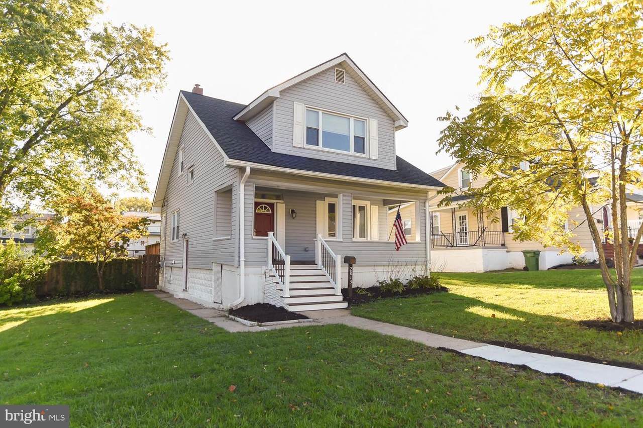2813 Fleetwood Avenue - Photo 1