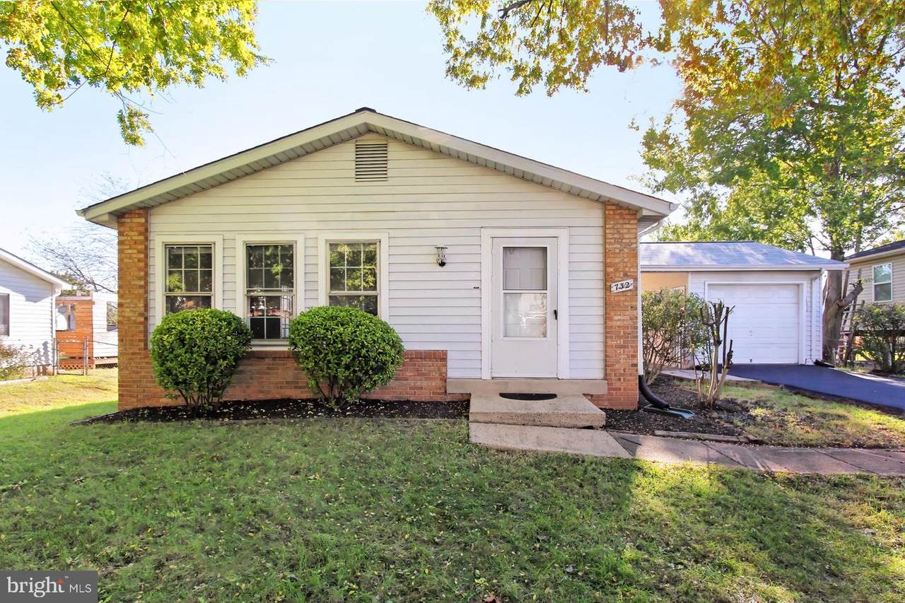 732 Watford Court - Photo 1