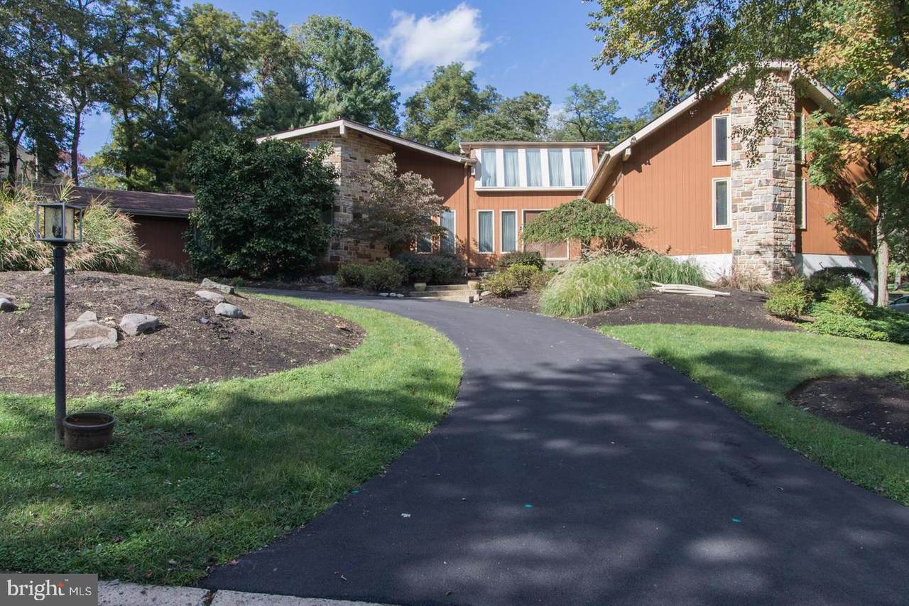 2253 Deerfield Drive - Photo 1