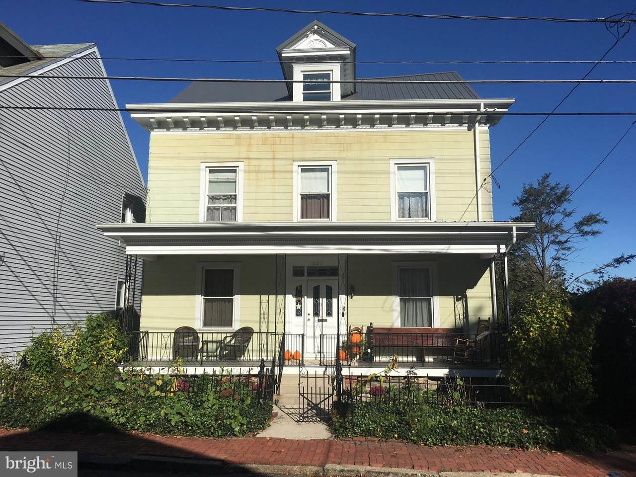 1530 Norwegian Street - Photo 1