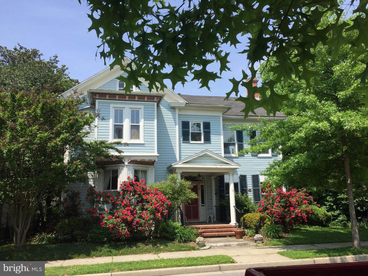 111 Goldsborough - Photo 1