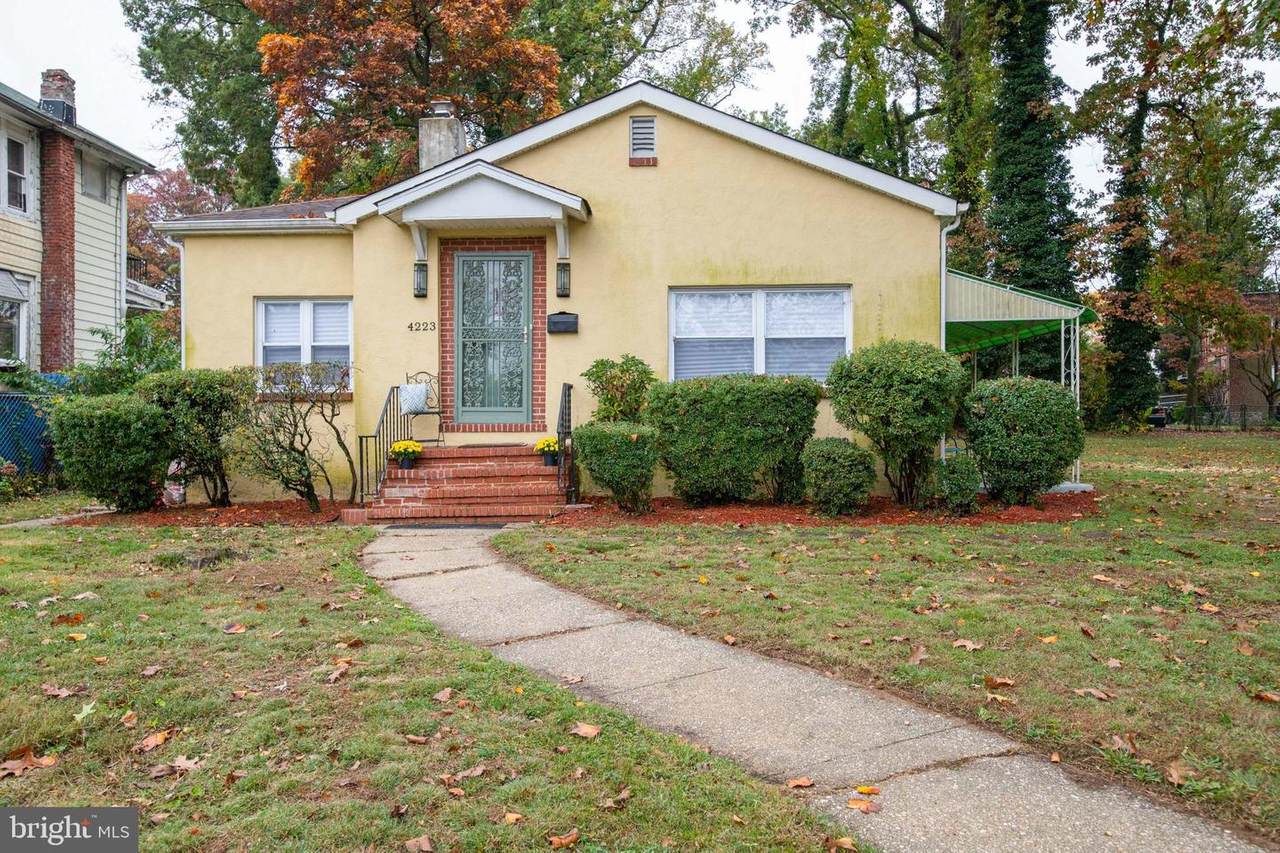 4223 Oakford Avenue - Photo 1