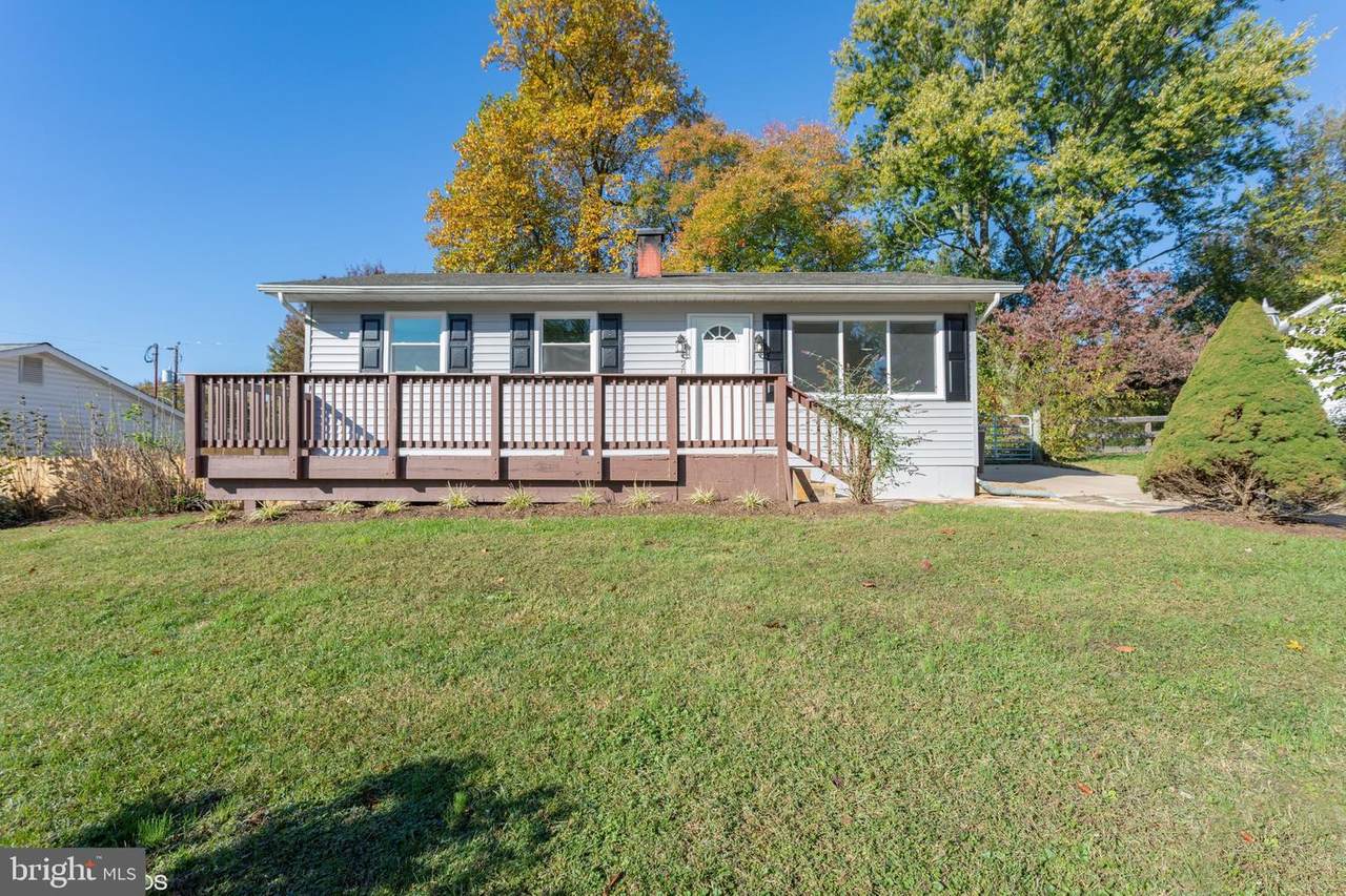 202 Sycamore Street - Photo 1