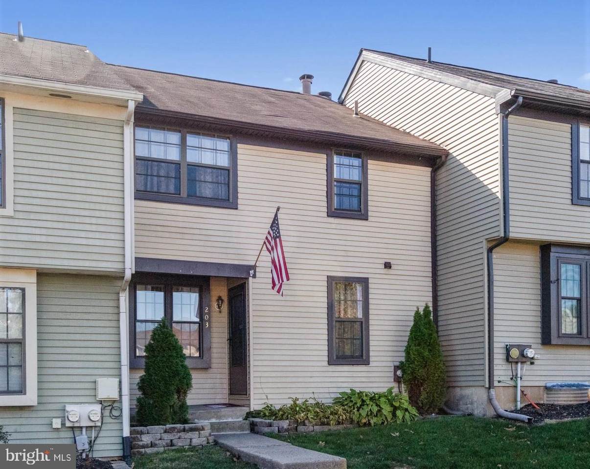 203 Livingston Court - Photo 1