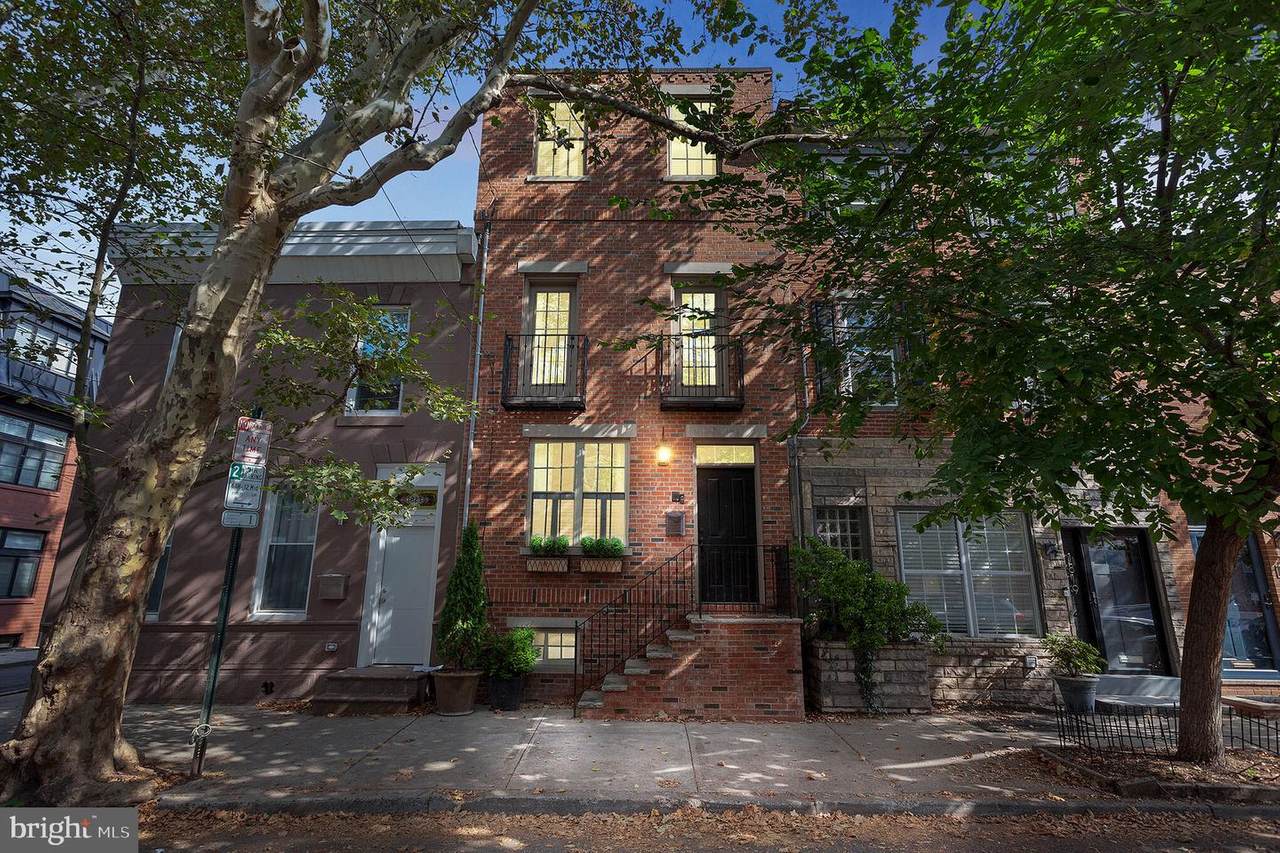 1821 Catharine Street - Photo 1