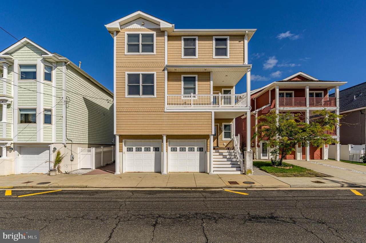 835 Massachusetts Avenue - Photo 1