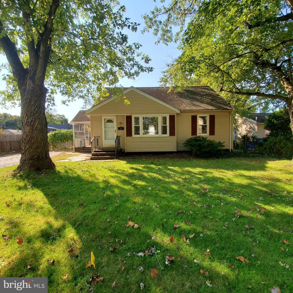 517 Laurel Street - Photo 1