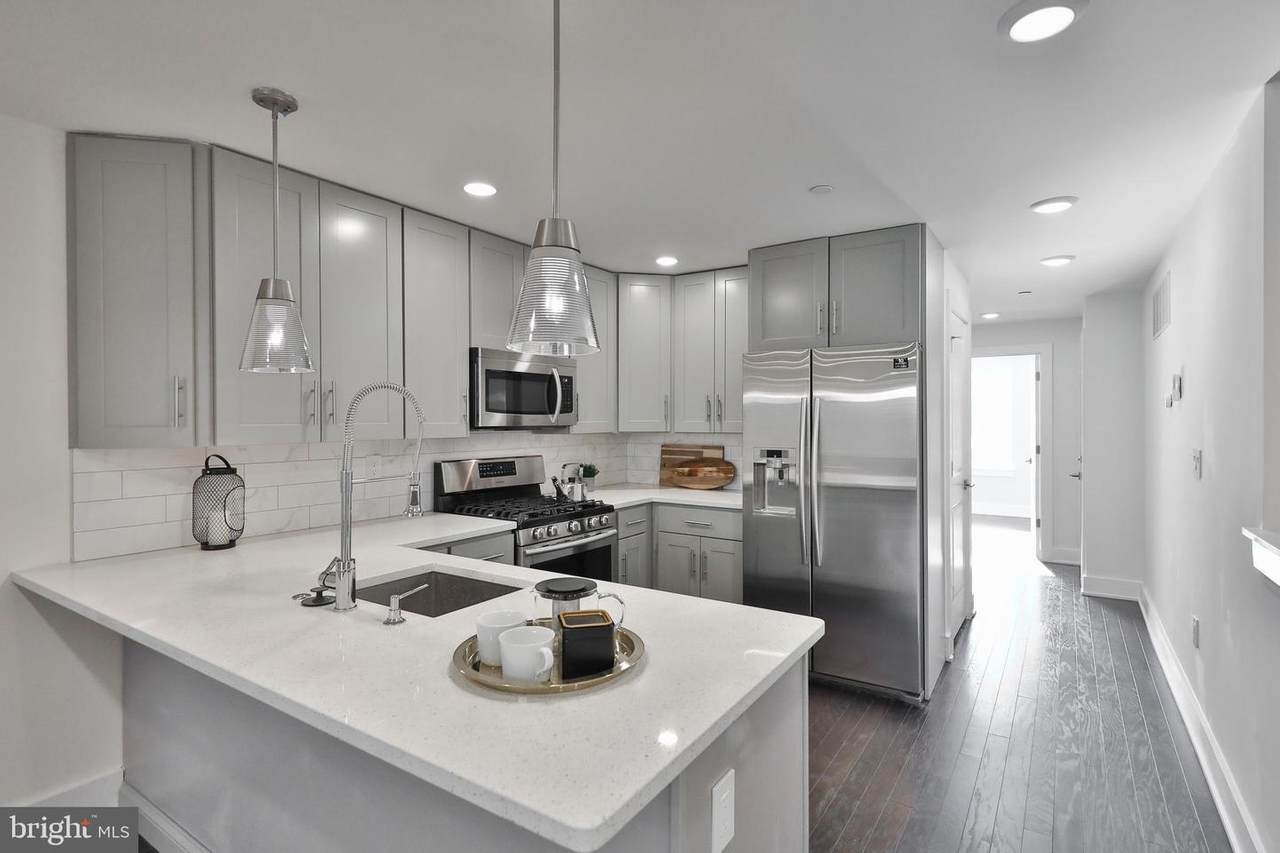 1127 American Street - Photo 1