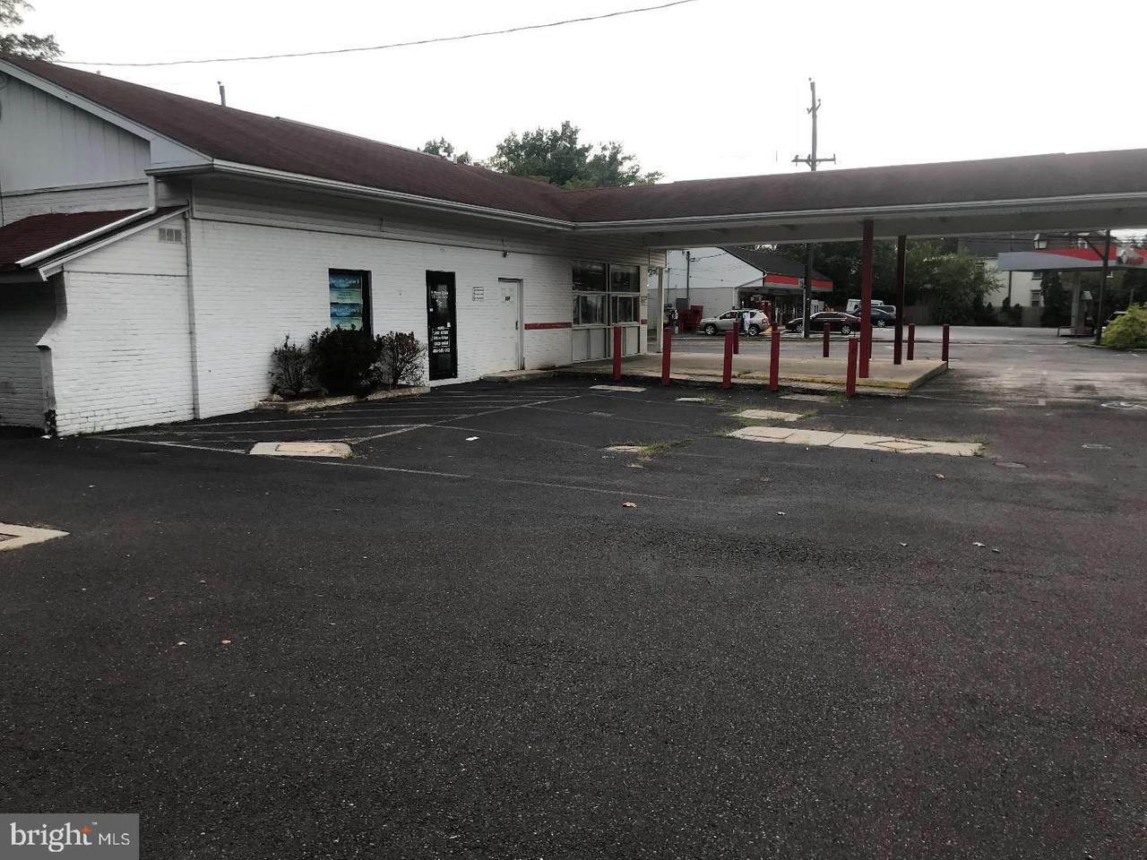 816 Charlotte Street - Photo 1