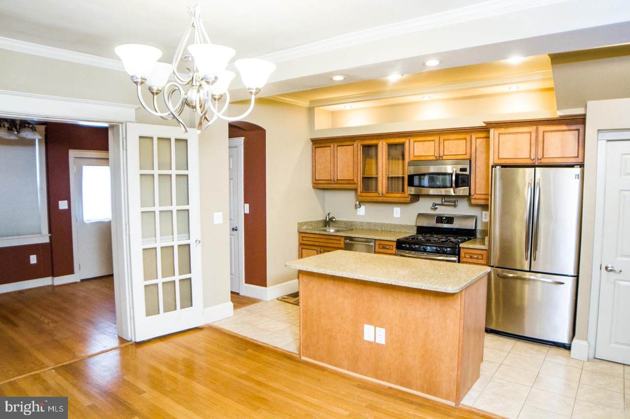 425 Oglethorpe Street - Photo 1