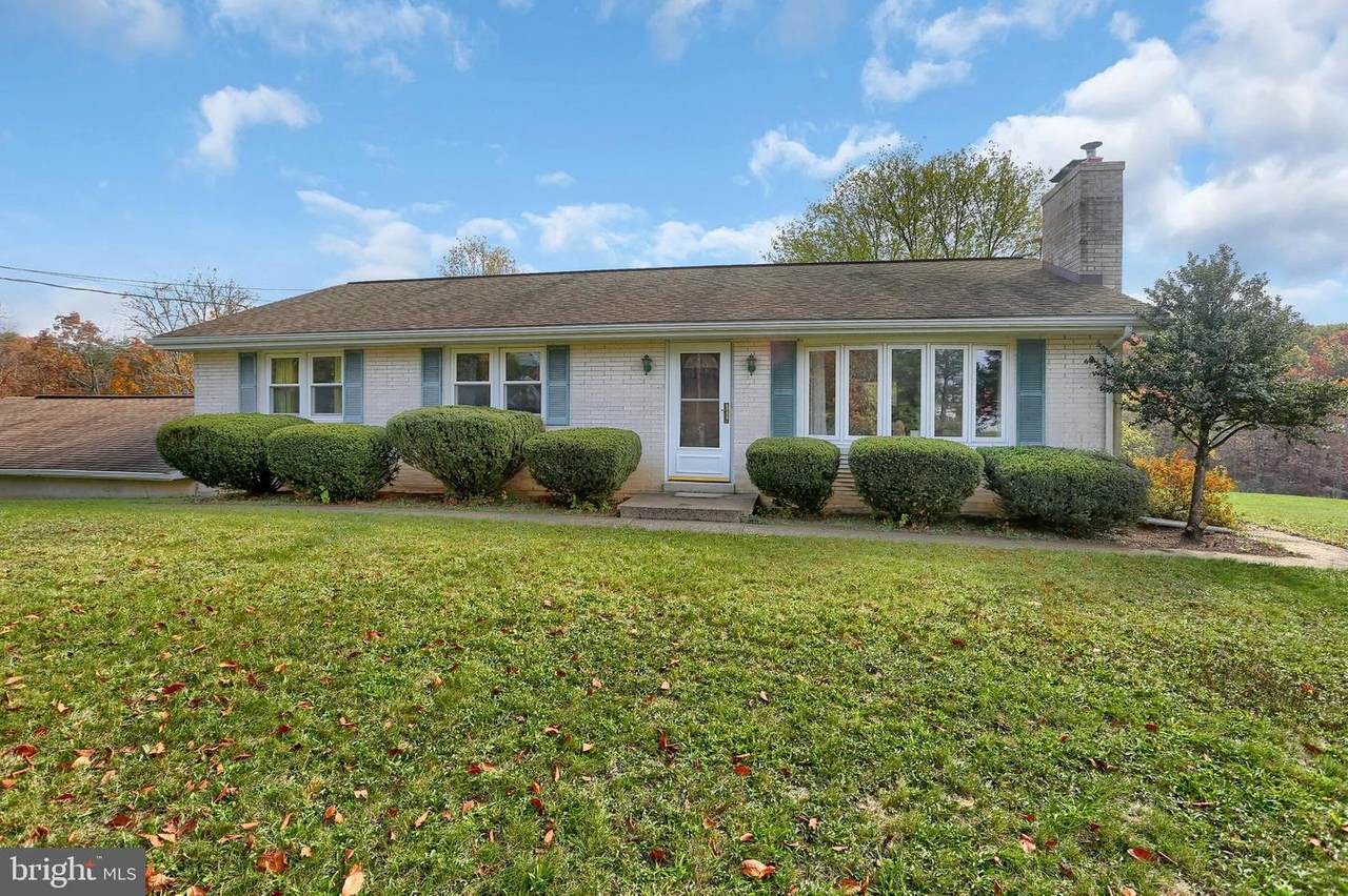 2755 Spring Road - Photo 1