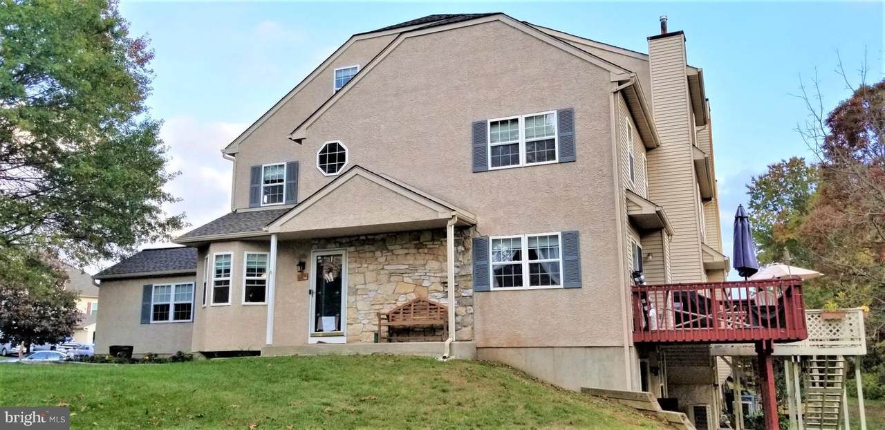 311 Parkview Drive - Photo 1