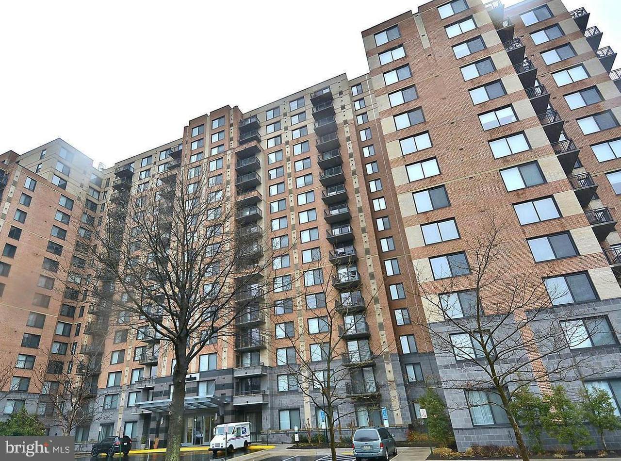2451 Midtown Avenue - Photo 1