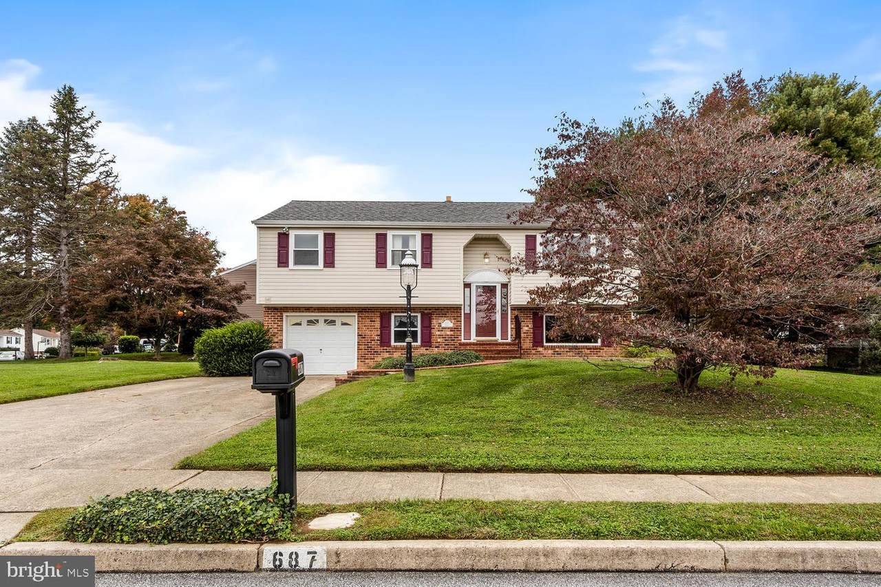 687 Boxwood Drive - Photo 1