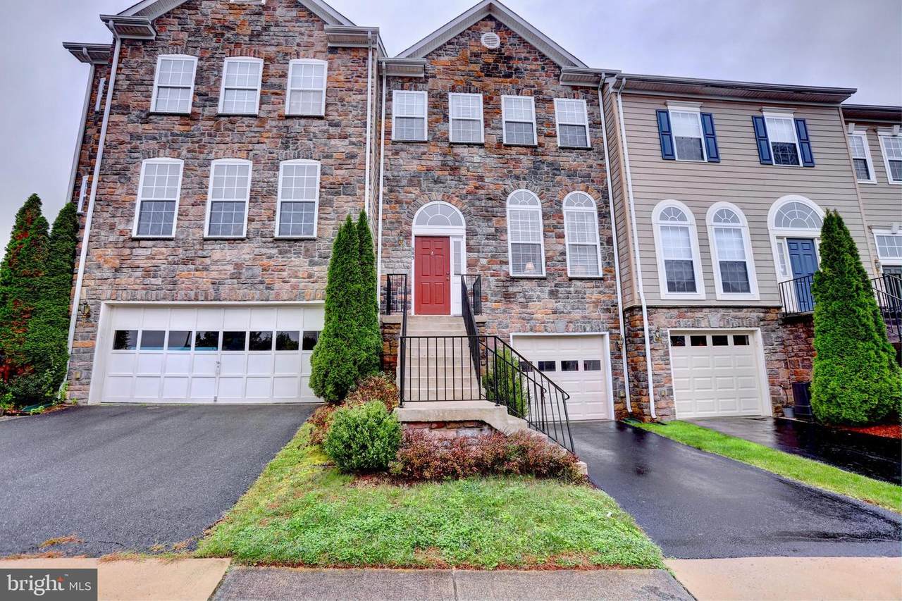 883 Buttonwood Terrace - Photo 1