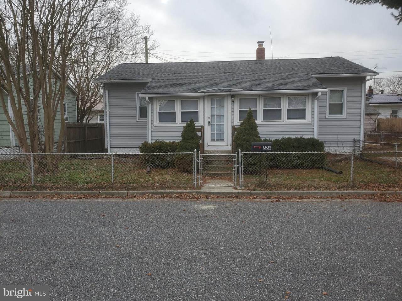 324 Taft Avenue - Photo 1