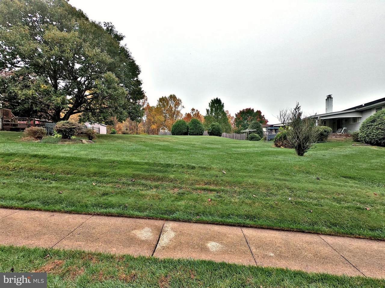 512 9TH Street - Photo 1