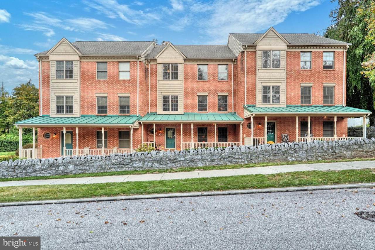 453 Linden Avenue - Photo 1