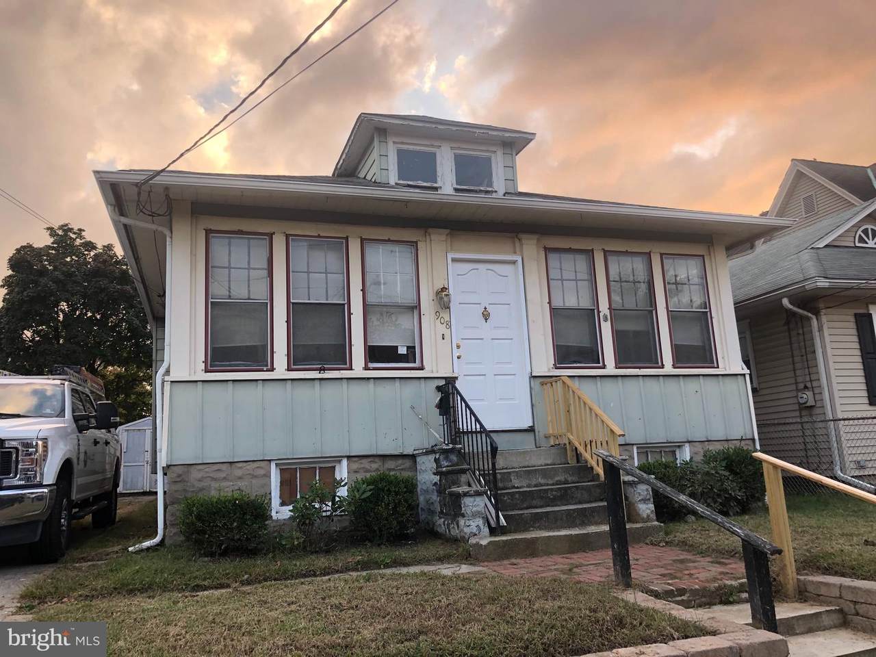 908 Somerset Street - Photo 1