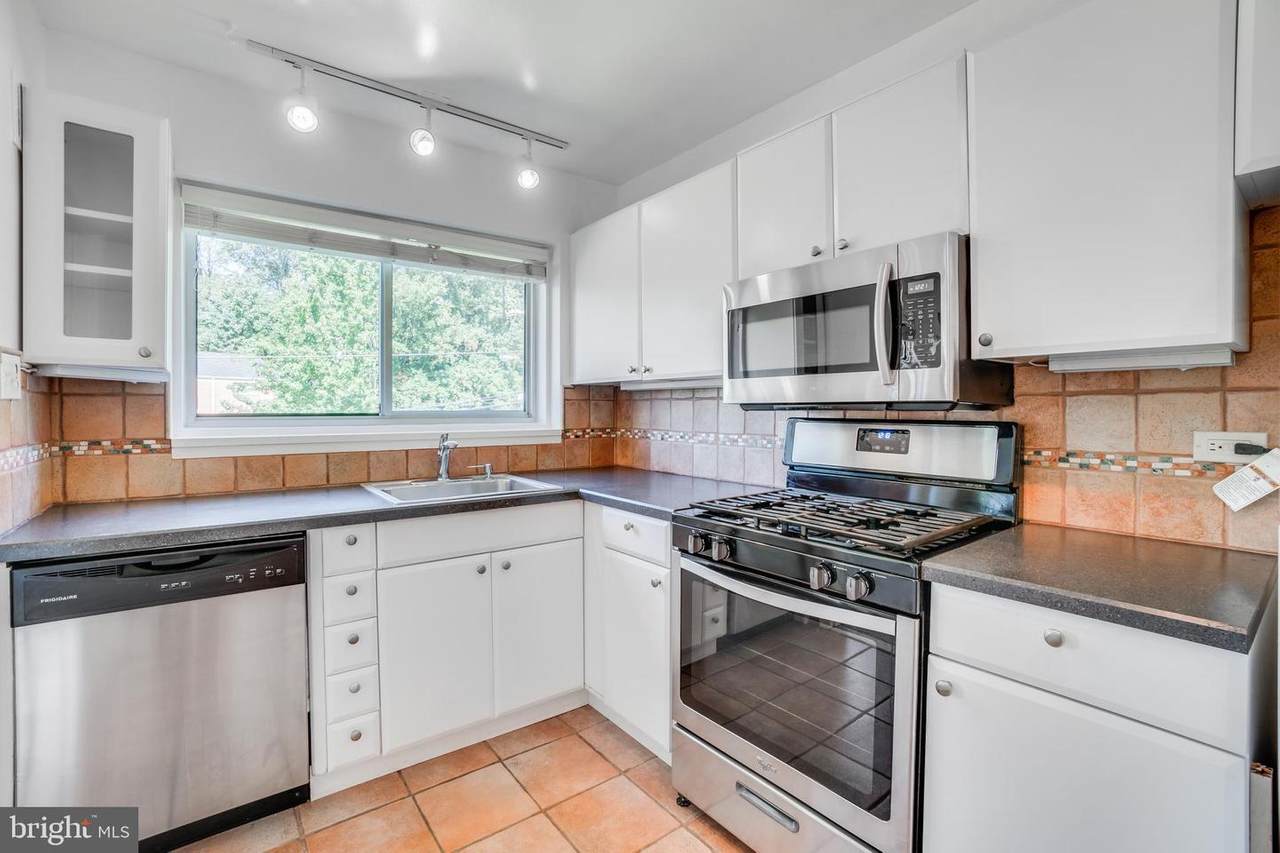 10631 Weymouth Street - Photo 1
