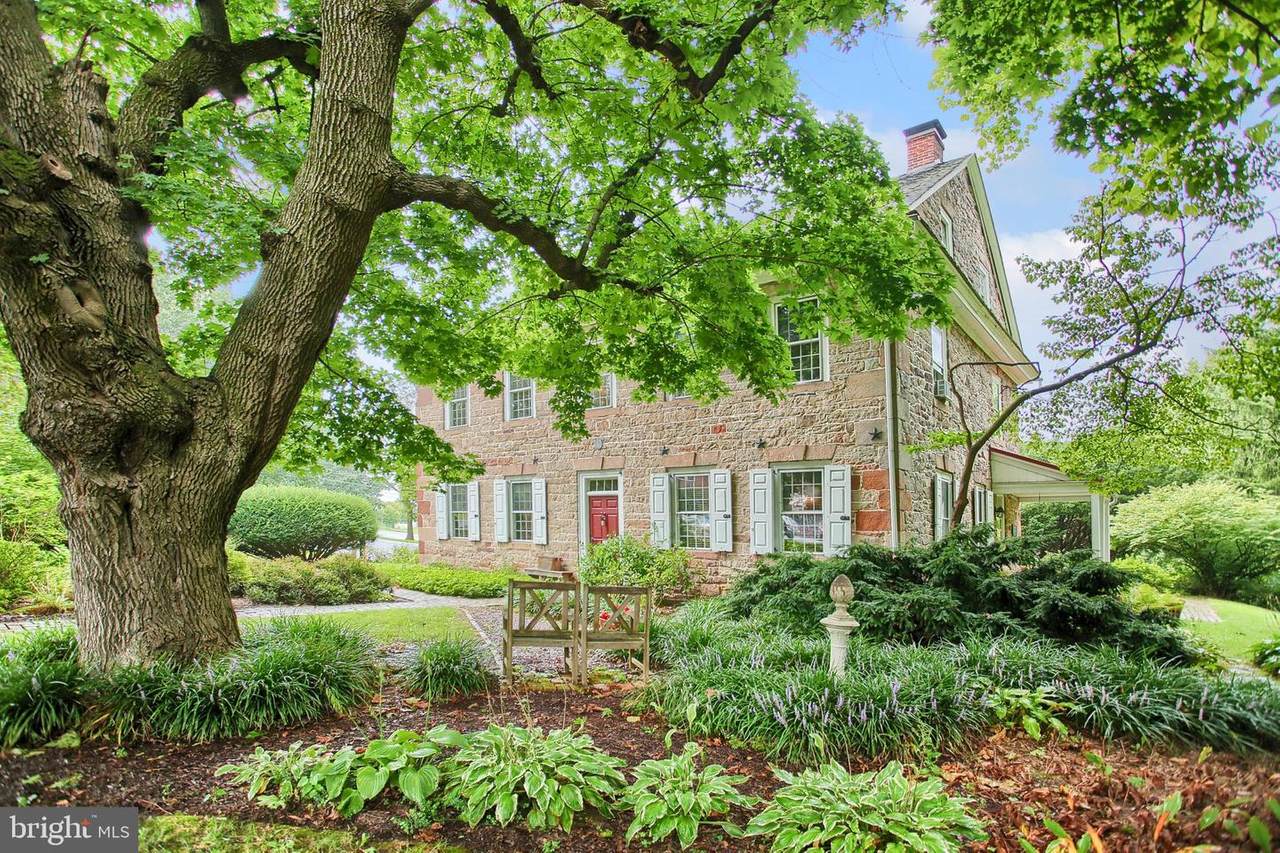 851 State Street - Photo 1