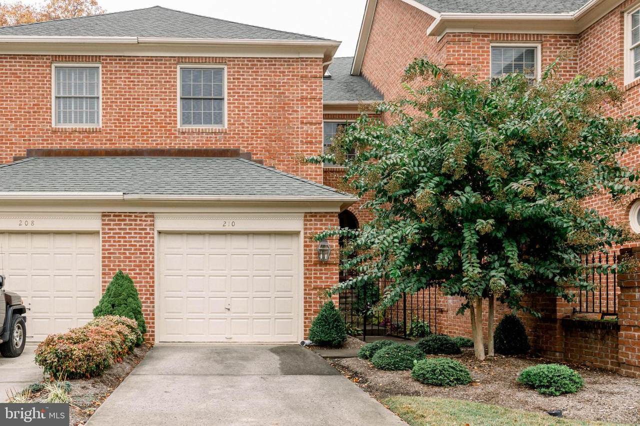 210 Wellington Court - Photo 1