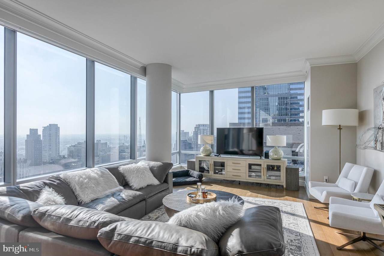 1414 Penn Square - Photo 1