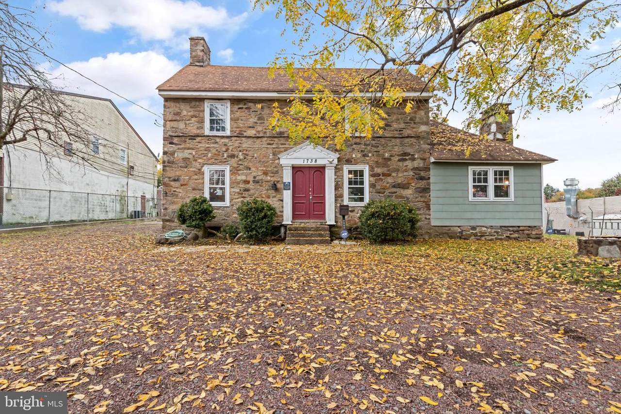 1738 Bridgetown Pike - Photo 1