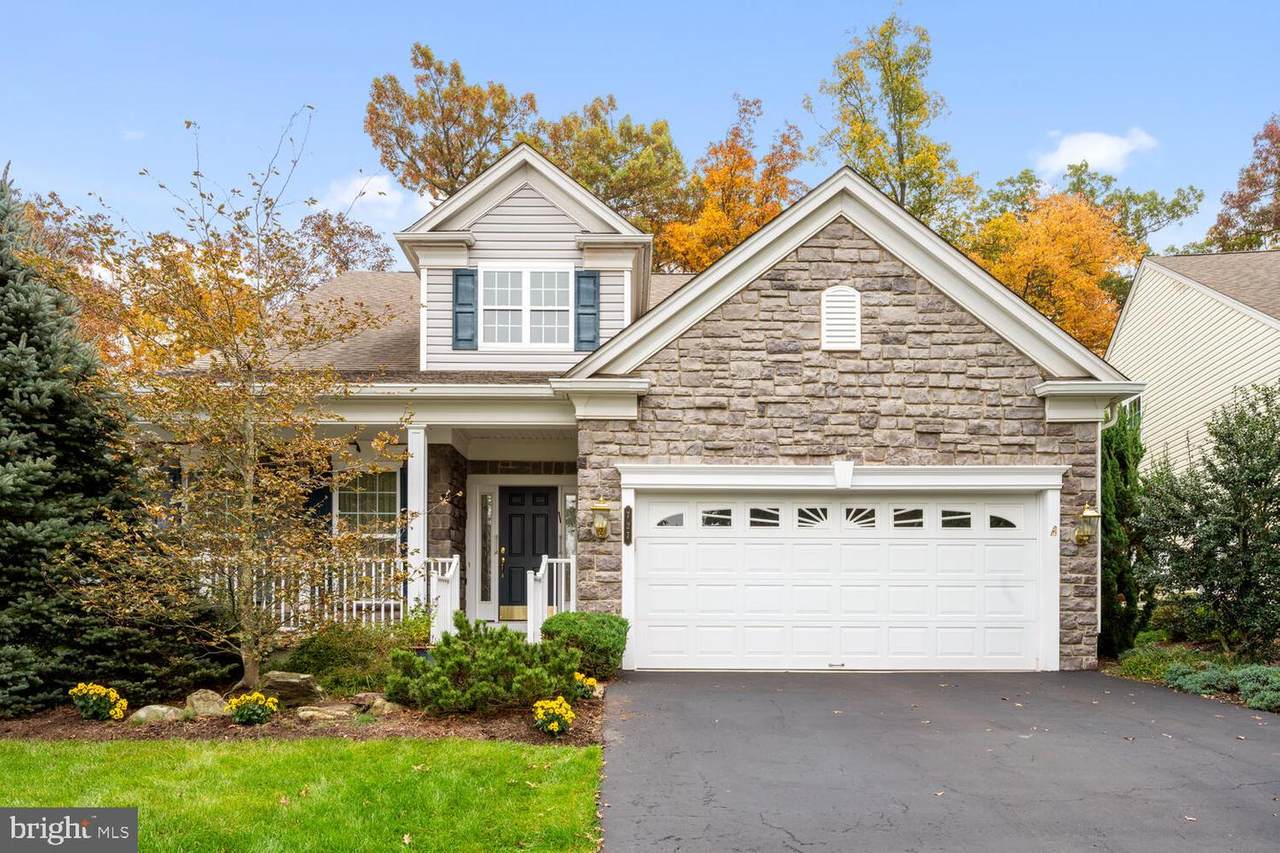 727 Brushwood Court - Photo 1